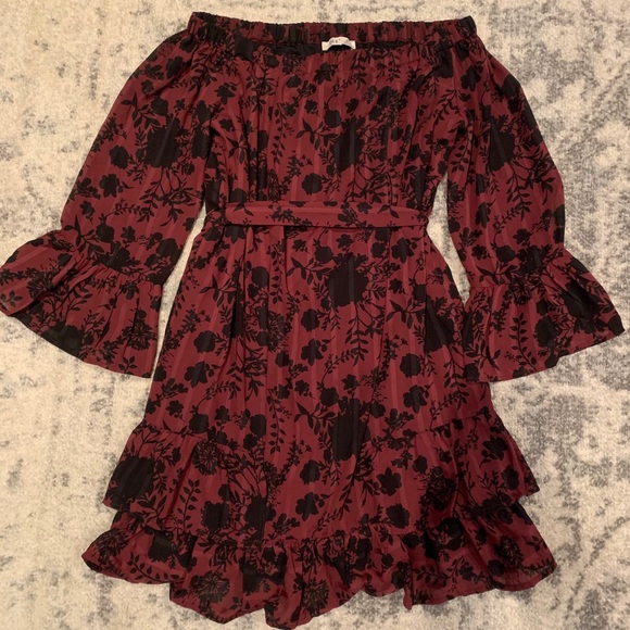 Dex Maroon & Black Dress - Picture 2 of 6